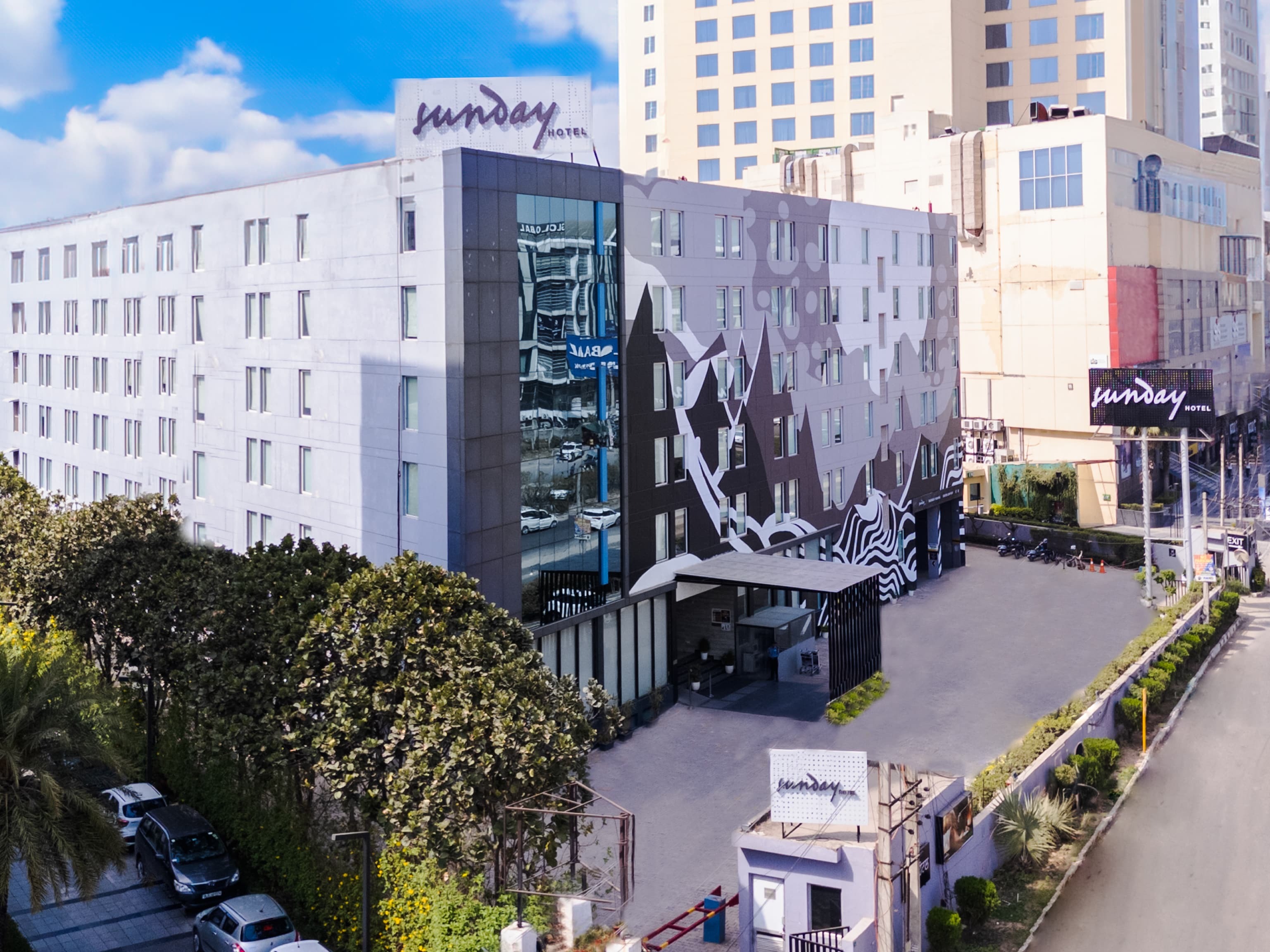 SUNDAY HOTEL ZIRAKPUR